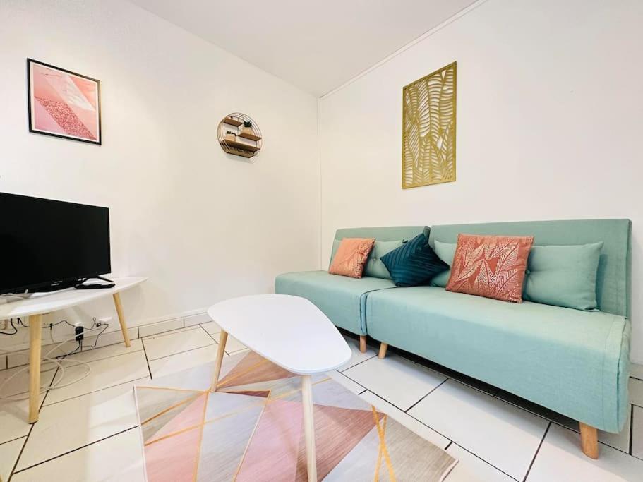 Appartement Confidentiel Laon Exterior foto